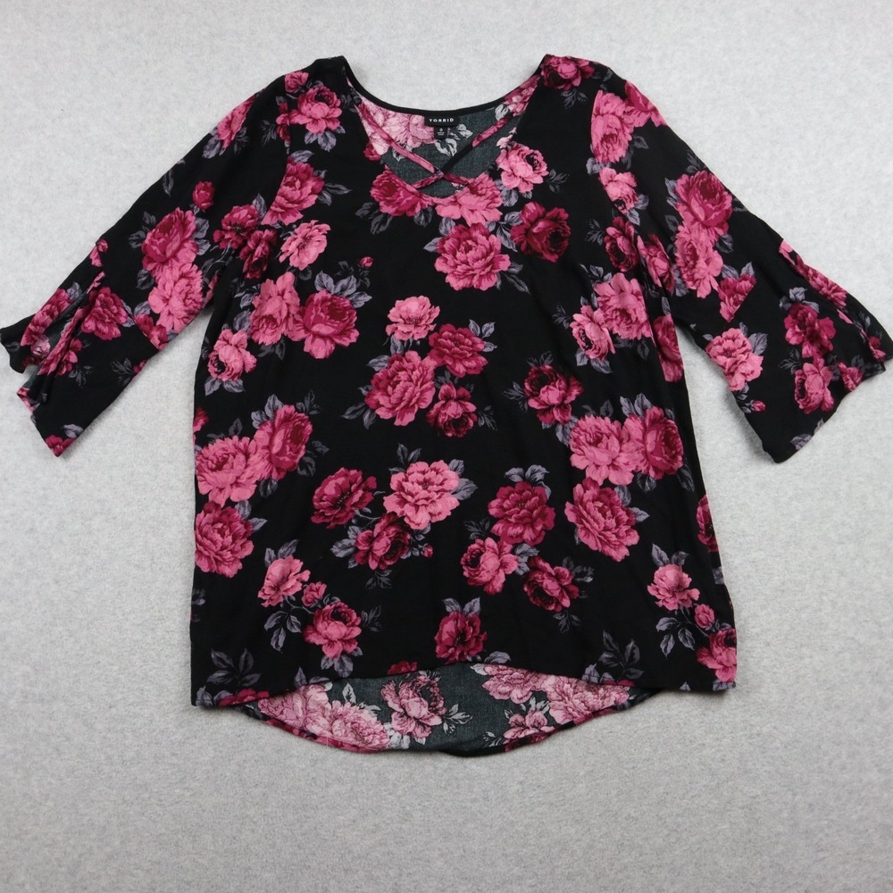 Torrid Top Womens 0 V-Neck Blouse Casual Black Pink Rose Floral 3/4 Bell Sleeve
